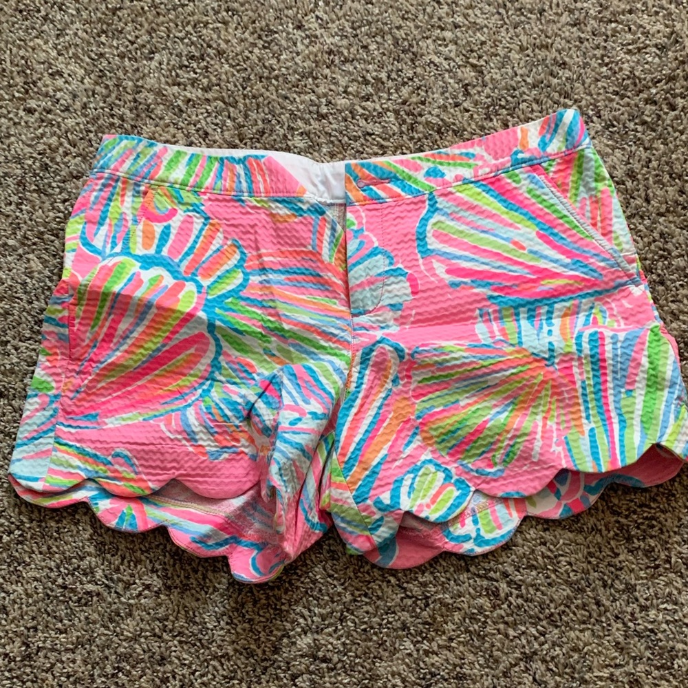 Lilly Pulitzer womens scalloped edge shorts size 10